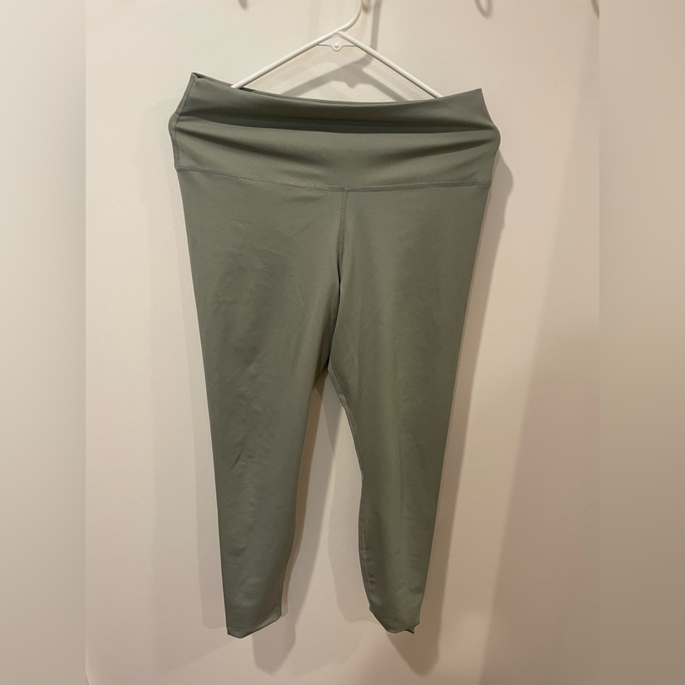 Nike Yoga leggings. Women’s Large